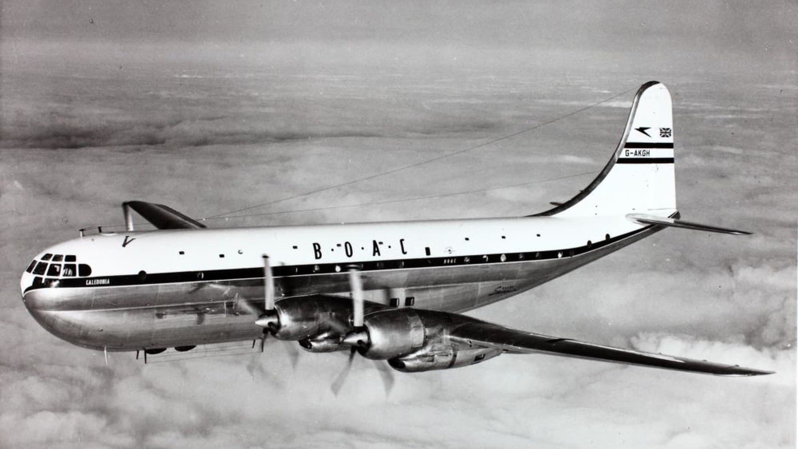 Boeing 377 Stratocruiser de la BOAC en vol, illustrant le type d'avion de l'observation du Labrador en 1954
