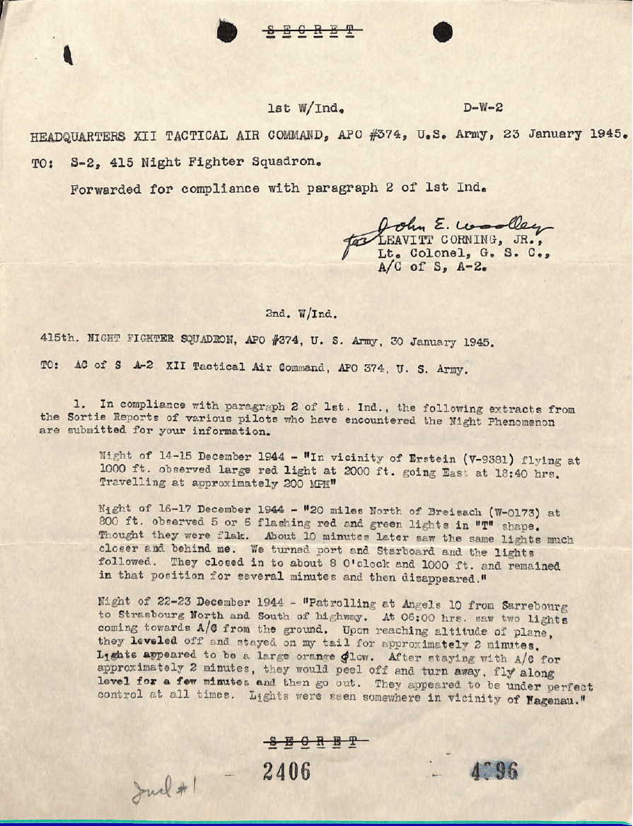 Rapport déclassifié du 30 janvier 1945 listant trois observations lumineuses du 415th Night Fighter Squadron