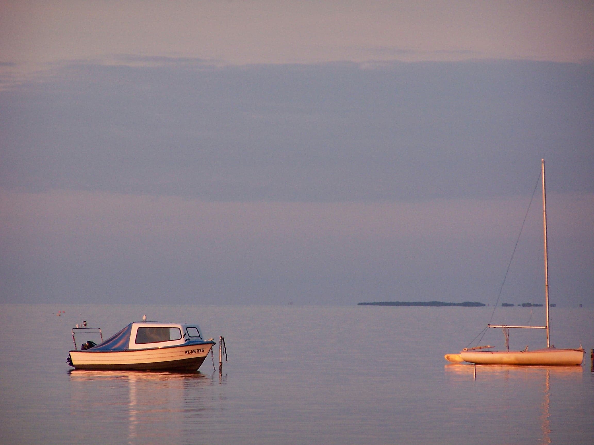 Greifswalder Bodden e o litoral báltico ao pôr do sol