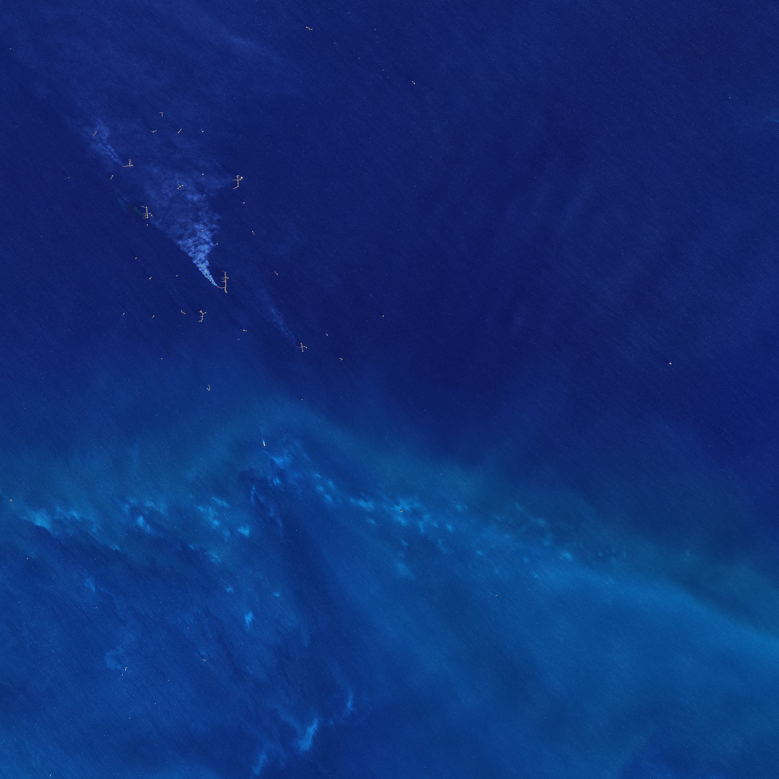 Vue Landsat 8 de plateformes et torchères dans la Bahía de Campeche en janvier 2017