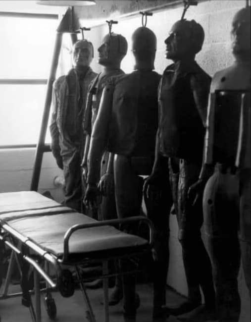 Mannequins anthropomorphes montrés sur la page Roswell de l'US Air Force