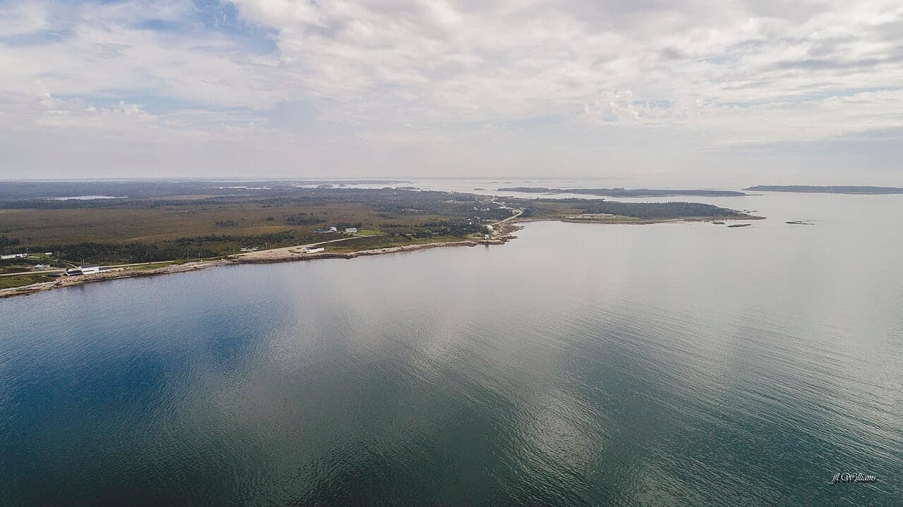 Vue aérienne de Shag Harbour, Nouvelle-Écosse, photographiée en 2017