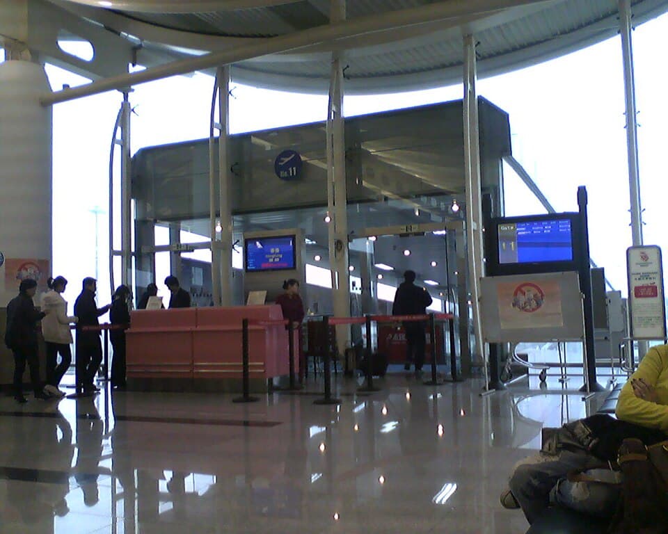 Porte d'embarquement de l'aéroport international de Hangzhou-Xiaoshan en février 2010