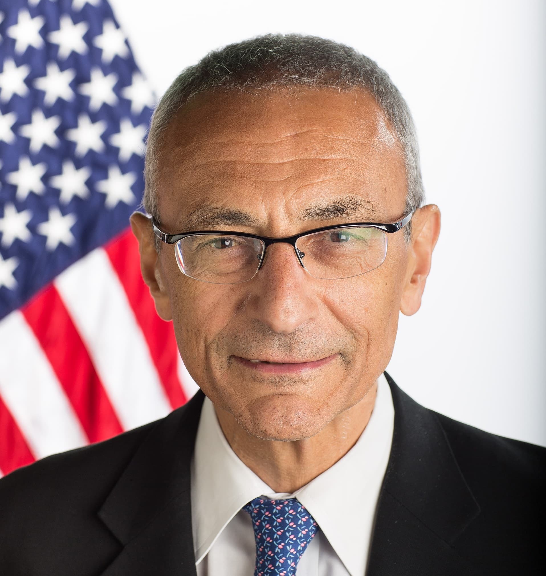 Podesta conteste le récit de Grusch sur une conférence téléphonique de 2016 consacrée aux ovnis
