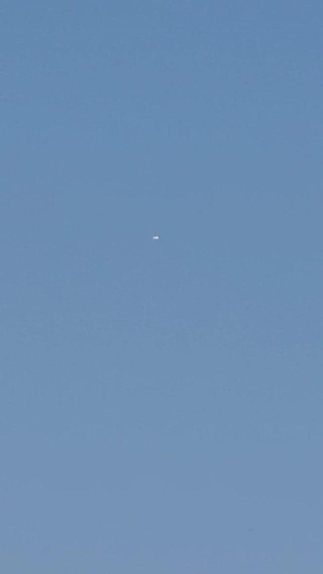 White object filmed moving over Highland Springs, Virginia